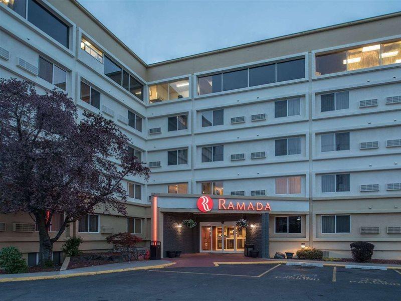 Ramada By Wyndham Downtown Σποκάν Εξωτερικό φωτογραφία