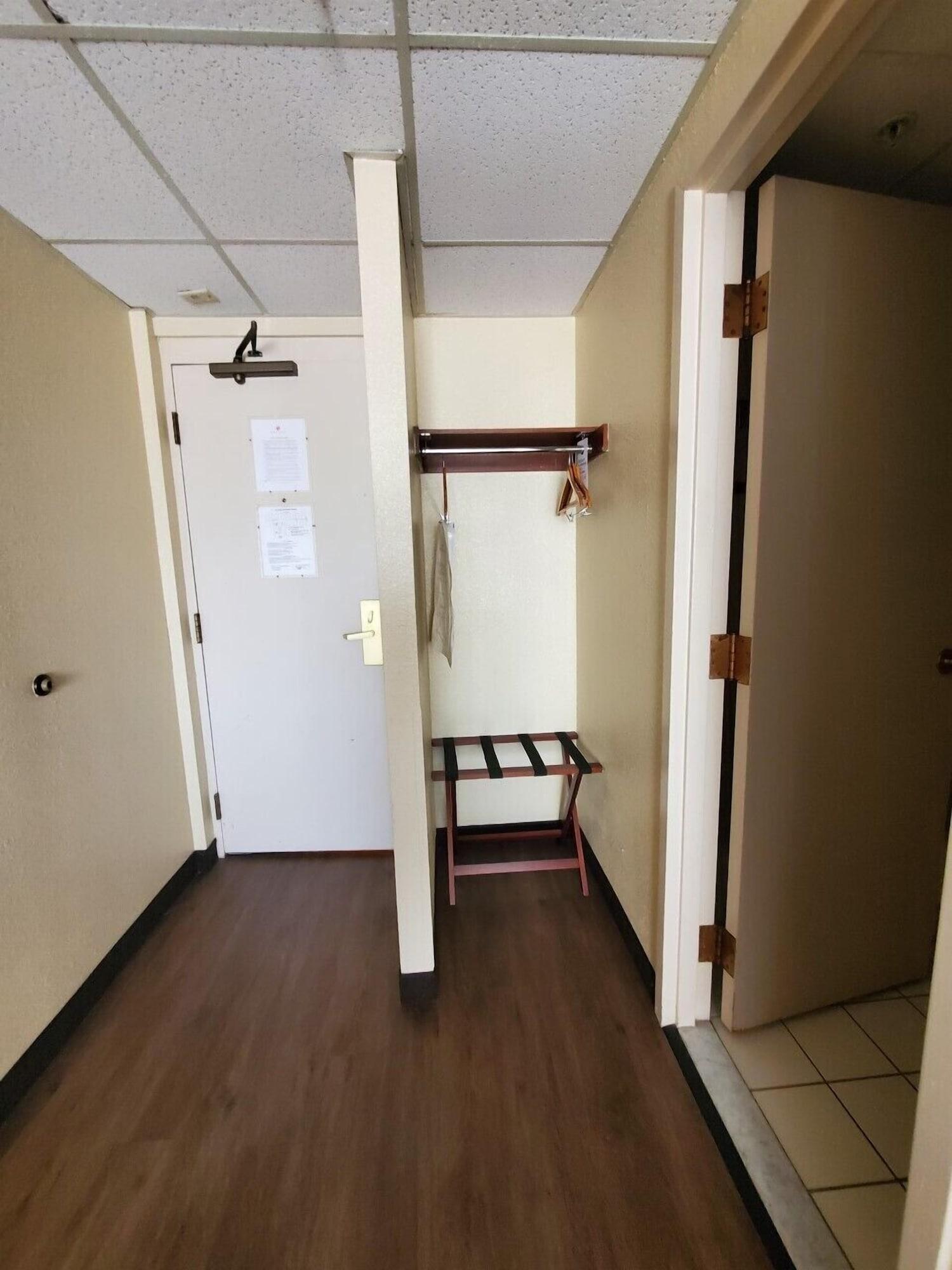 Ramada By Wyndham Downtown Σποκάν Εξωτερικό φωτογραφία
