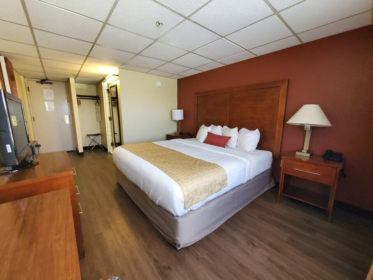 Ramada By Wyndham Downtown Σποκάν Εξωτερικό φωτογραφία