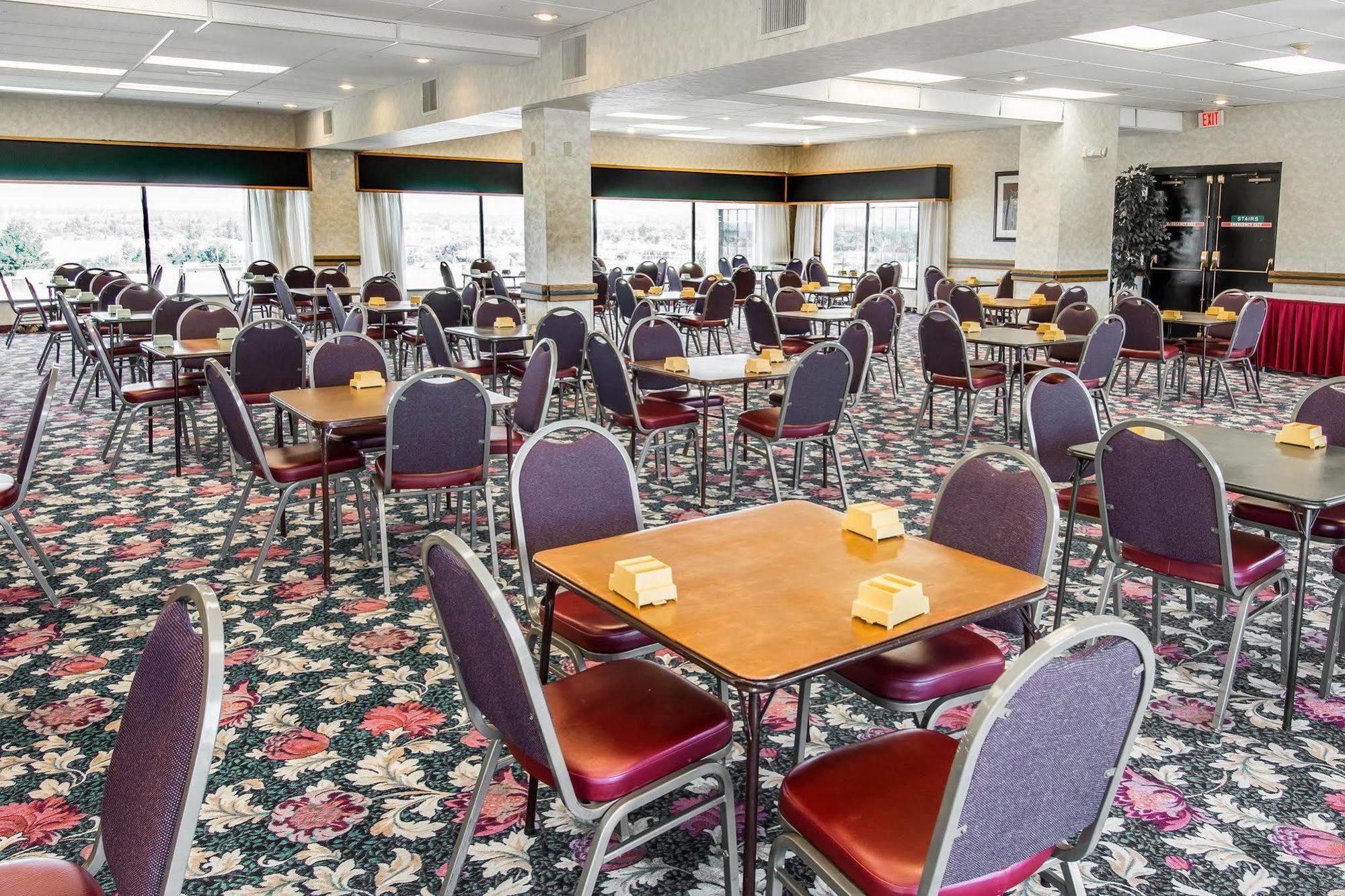 Ramada By Wyndham Downtown Σποκάν Εξωτερικό φωτογραφία